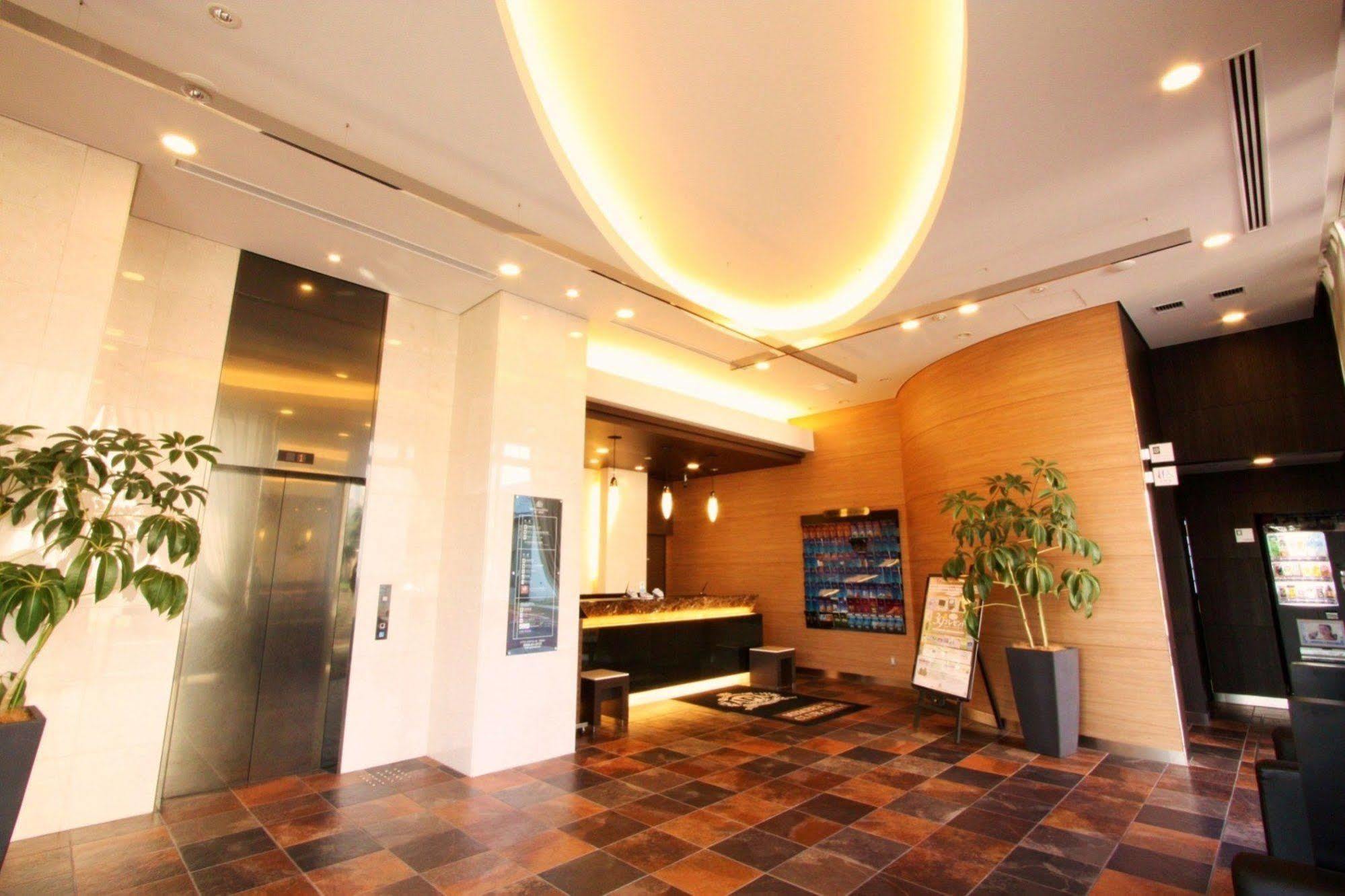 Apa Hotel Niigata Tsubamesanjo Ekimae Exterior foto